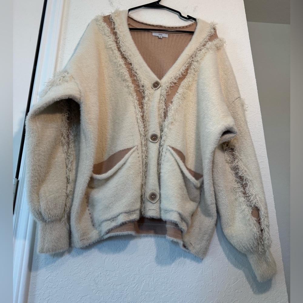Fate Oversized Distressed Cream Button Up Sweater Womens Size Medium - Picture 3 of 9